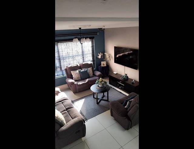 3 BEDROOM HOUSE FOR SALE IN CROFTDENE